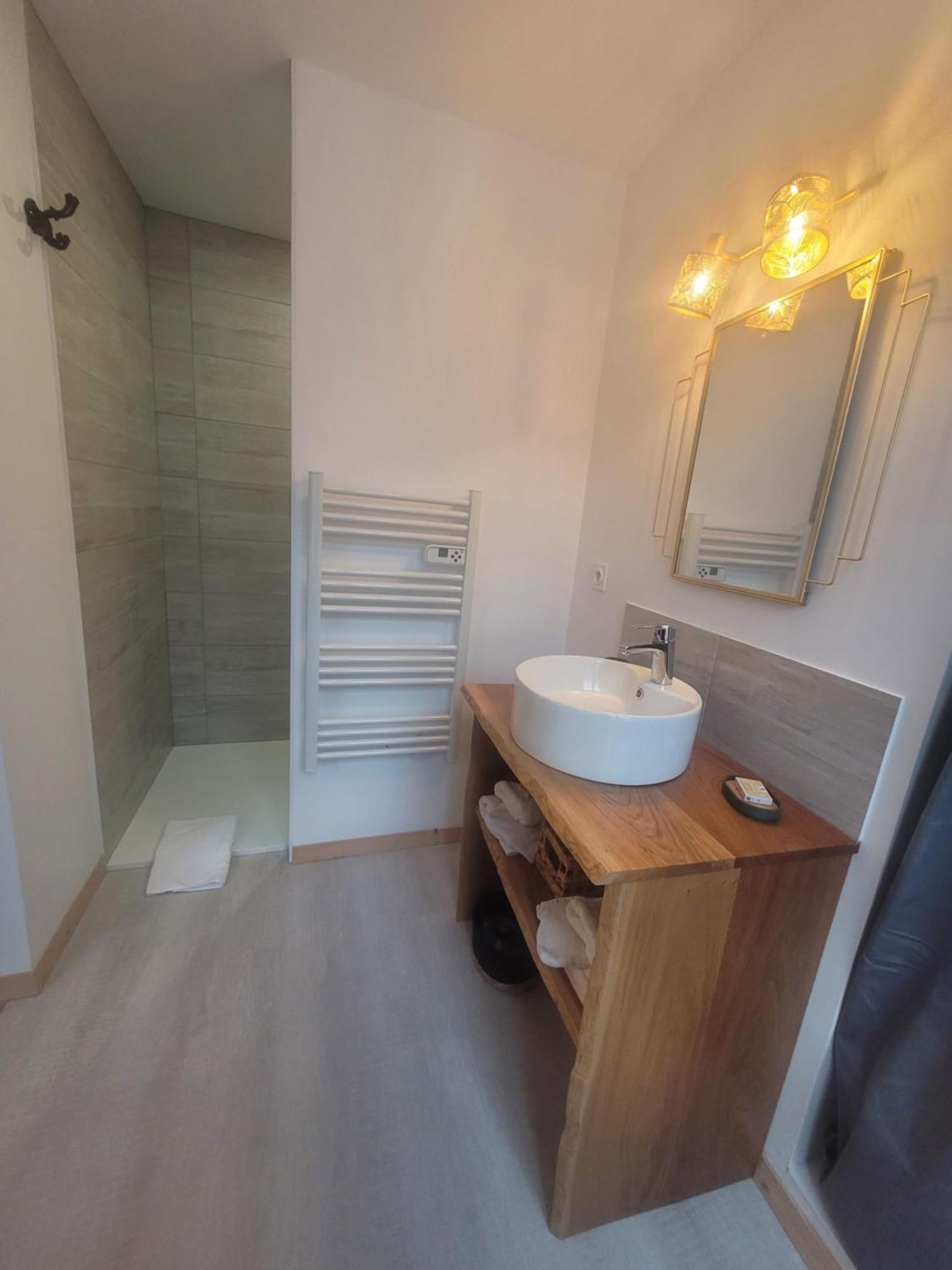 Lekker Slaap Otel Parthenay Dış mekan fotoğraf